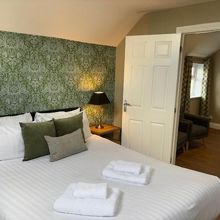 The Mortimer Arms (Adults Only) Ромси Экстерьер фото