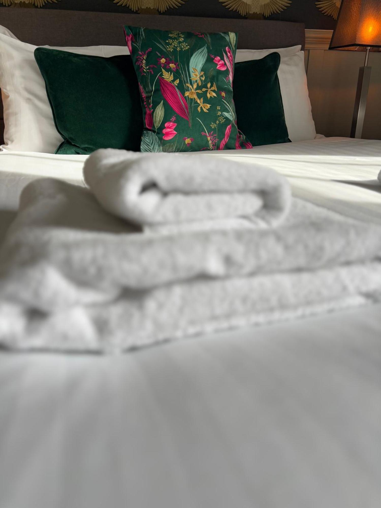 The Mortimer Arms (Adults Only) Ромси Экстерьер фото