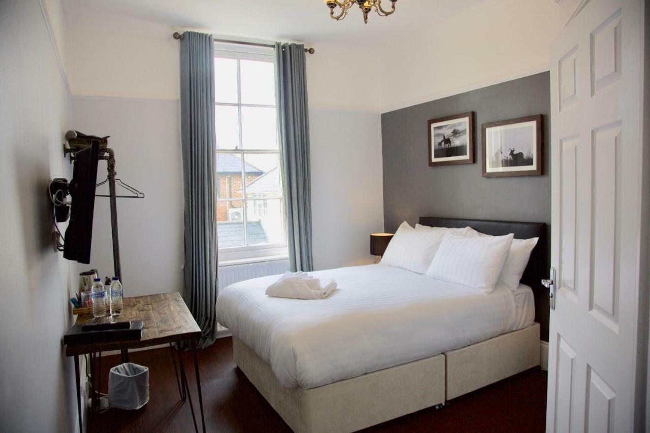 The Mortimer Arms (Adults Only) Ромси Экстерьер фото