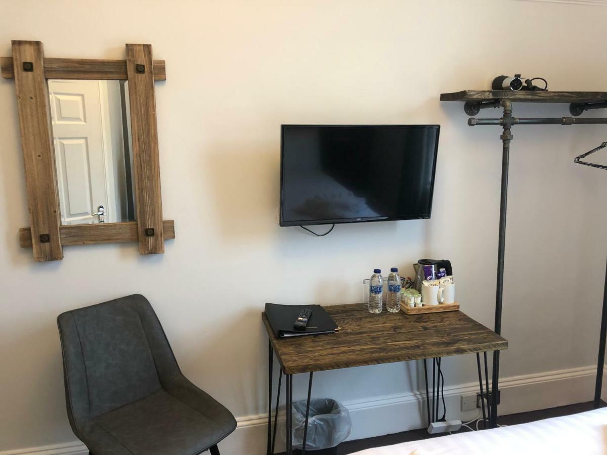 The Mortimer Arms (Adults Only) Ромси Экстерьер фото